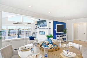 Dining - Yacht Club Waterfront Home 4BR + Den & Pool (Indian Rocks Beach)
