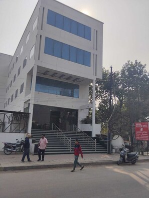 Exterior - Hotel Silver Bell (Lucknow)