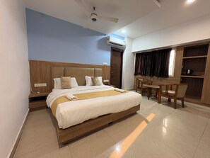 Executive Room | Desk, free WiFi - Hotel Silver Bell (Lucknow)