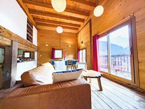 Living area - Apartment near the slopes in Servoz (Servoz)