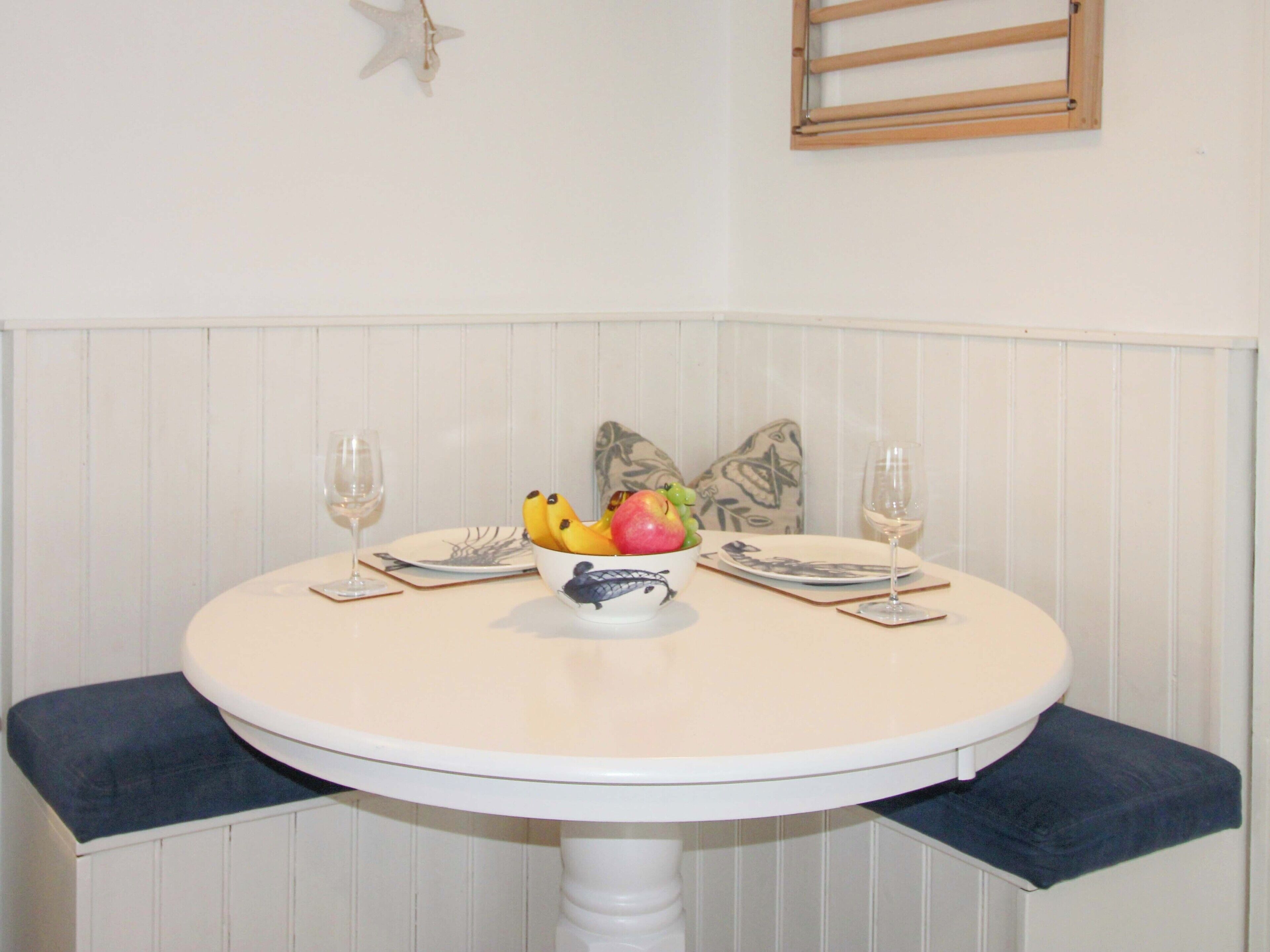 Cottage | Dining