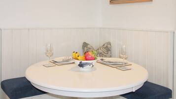Cottage | Dining