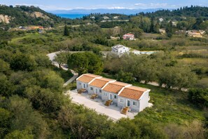 Exterior - Delux Maisonete 4 Country House with Mountain View, Private Garden and Wi-Fi (Κυρά Χρυσικού)