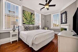 Iron/ironing board, free WiFi, bed sheets - Stunning Home in Savannah’s Design District, Near Forsyth by Lucky Savannah (Savannah)