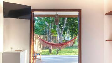 Suite, Garden View | Blackout drapes, iron/ironing board (on request), WiFi (free)