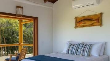 Mörkläggningsgardiner, strykjärn/strykbräda och gratis wi-fi