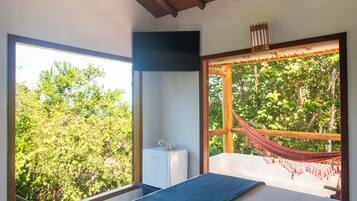 Deluxe Suite, Lanai, Partial Sea View | Blackout curtains, iron/ironing board, free WiFi