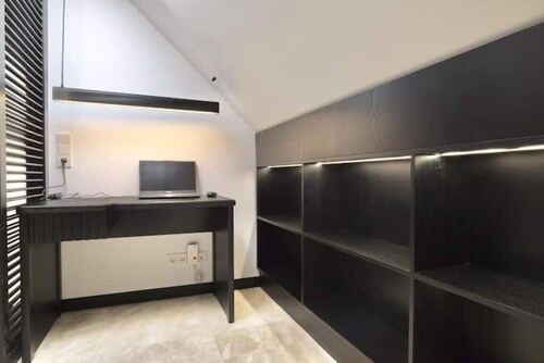 Luxus-Apartment mit Rheinblick – Stilvolles Wohnen mit Panorama-Ausblick