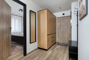 Interior - Family Suite | 2 Bedrooms and Workspace (Katowice)