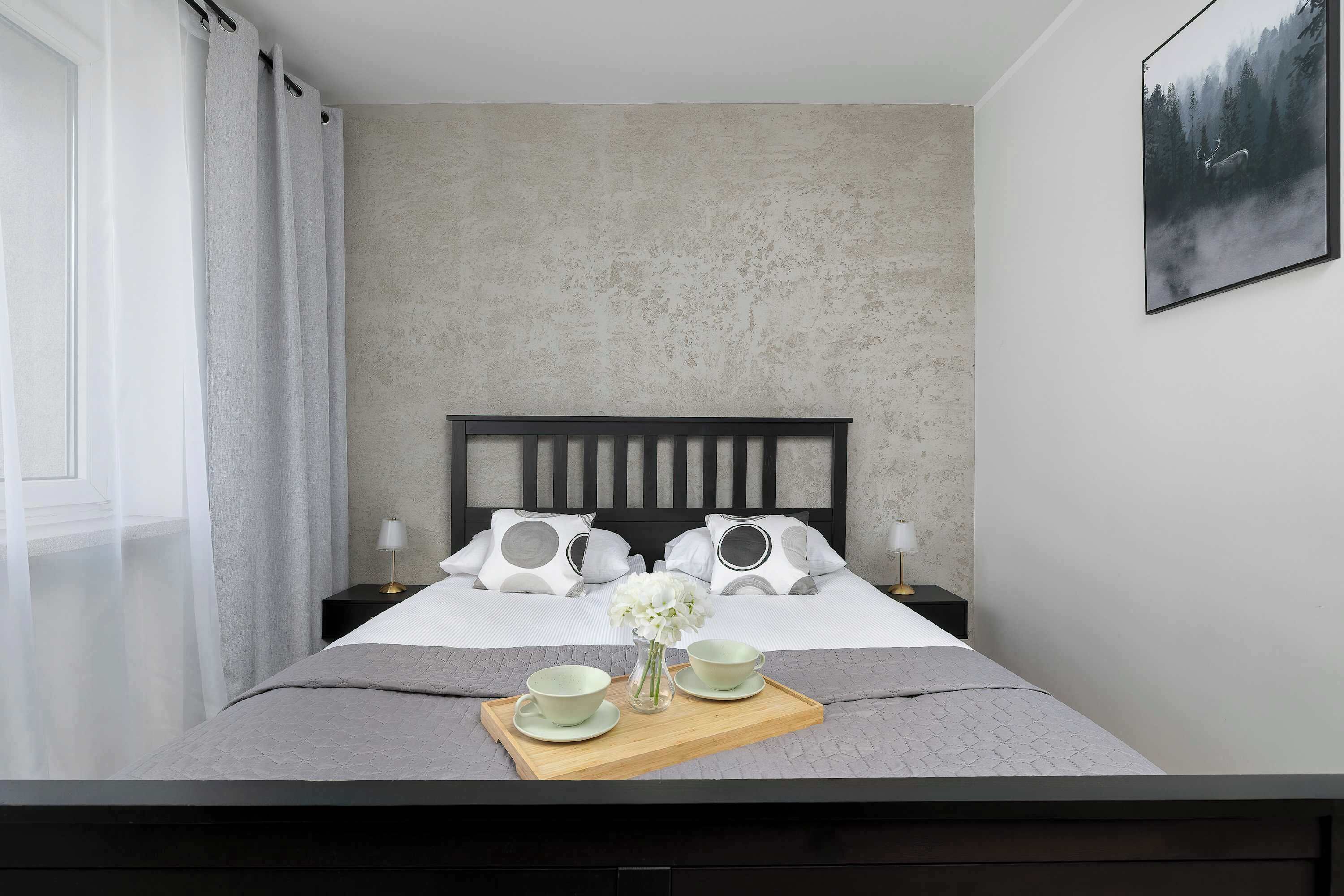 Desk, iron/ironing board, travel cot, WiFi