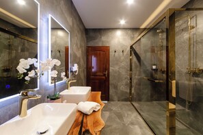 Hair dryer, towels, soap, toilet paper - Superior 1-bedroom S2 (Rovinj)