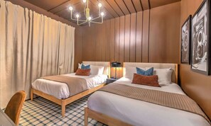 Silitysrauta/-lauta, Wi-Fi, vuodevaatteet