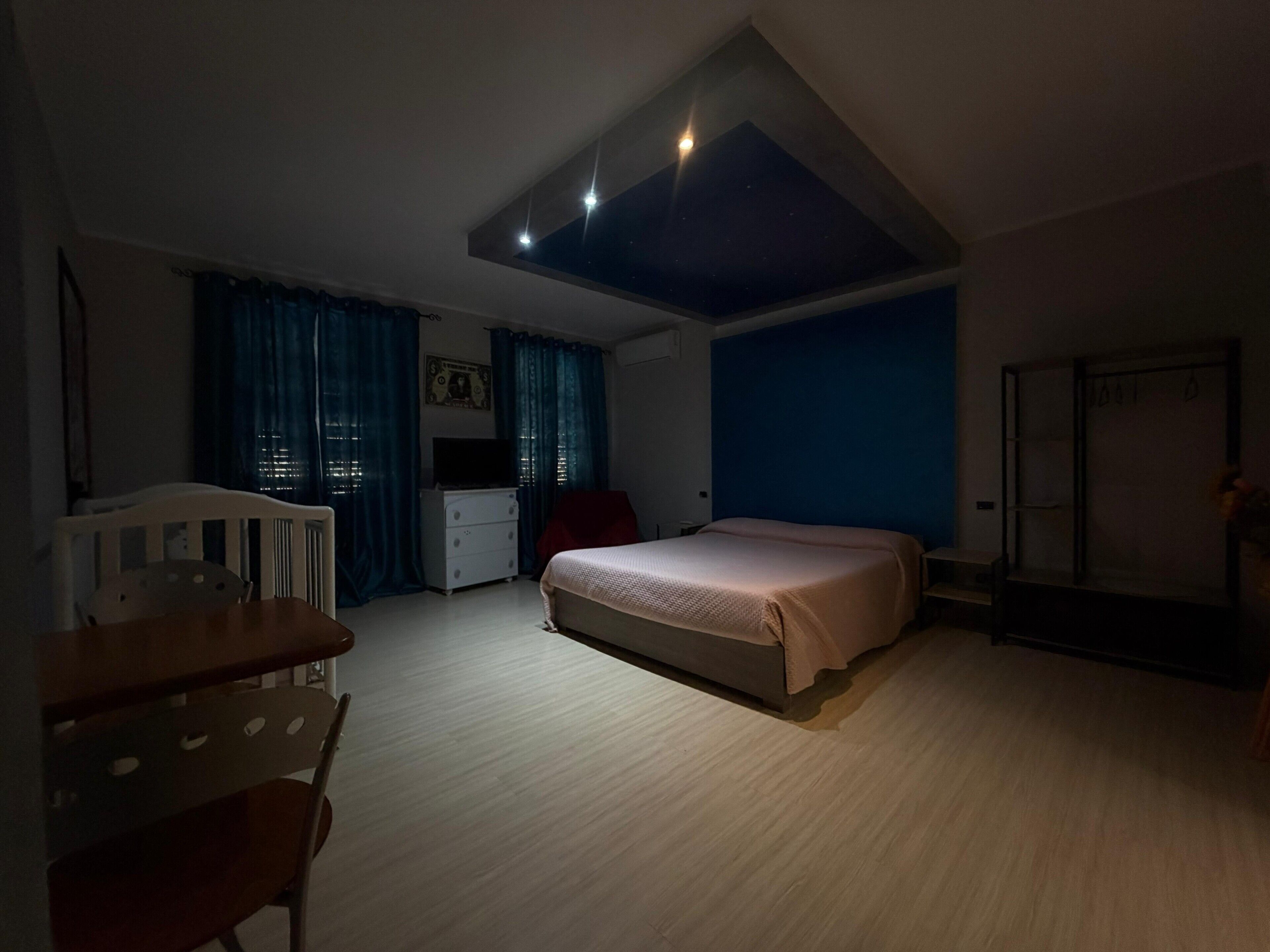 1 bedroom, bed sheets