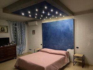 1 habitación y ropa de cama 