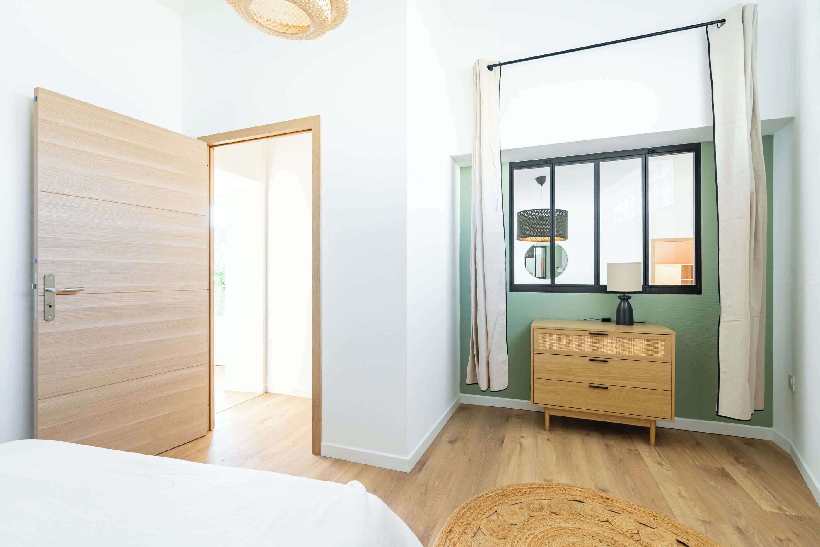 Strykejern/-brett, reiseseng for barn, wi-fi og sengetøy