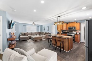 Living area - Sandy Toes at Hickory (Ocean View)