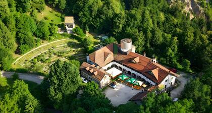 Guest House '6a Polse Di San Pieri Family Room' with Shared Terrace, Shared Garden and Wi-Fi