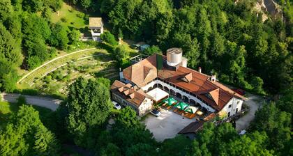 Guest House '7a Polse Di San Pieri Family Room' with Shared Terrace, Shared Garden and Wi-Fi