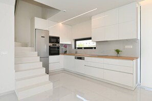 Fridge, microwave, oven, stovetop - City Gem | 2BR/2BA Heraklion (Heraklion)