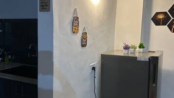 Apartment, 3 Bedrooms, Accessible, Smoking | Interior