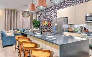 Fridge, microwave, oven, stovetop - Ultra Lux Home - Pool - Hot Tub - Fire pit! 13 Beds (Nashville)