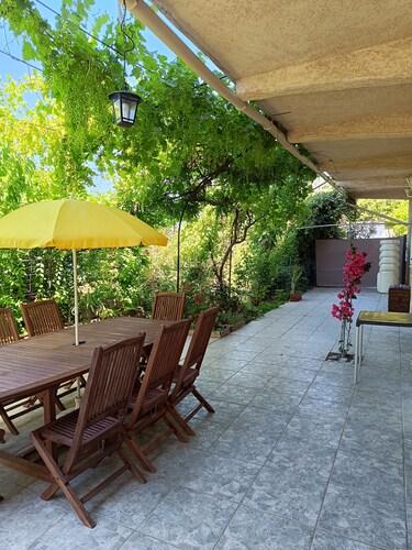 Grand appartement avec terrasse vue sur mer
