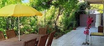 Large apartment with sea view terrace