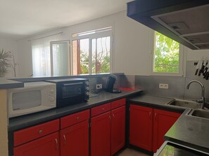 Private kitchen - Seaside accommodation (Canari)