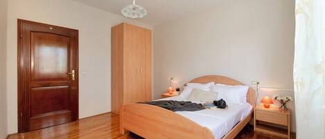 2 bedrooms, Internet, bed sheets