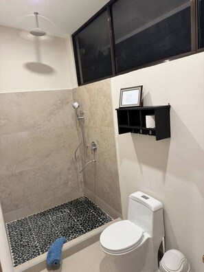 Room, 1 Bedroom, Accessible, Patio | Bathroom
