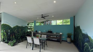 Room, 1 Bedroom, Accessible, Patio | Dining