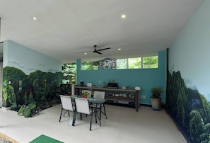 Room, 1 Bedroom, Accessible, Patio | Dining