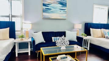 Studio, Multiple Beds, Kitchenette, Garden View (Surf + Strand Unit B) | Living area