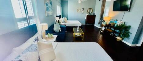 Studio, Multiple Beds, Kitchenette, Garden View (Surf + Strand Unit B)