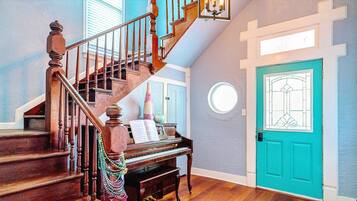 Estudio, varias camas, cocineta, vista al jardín (Surf + Strand Unit B) | Interior