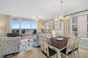 Interior - Indigo West 304 by Liquid Life (Pensacola)
