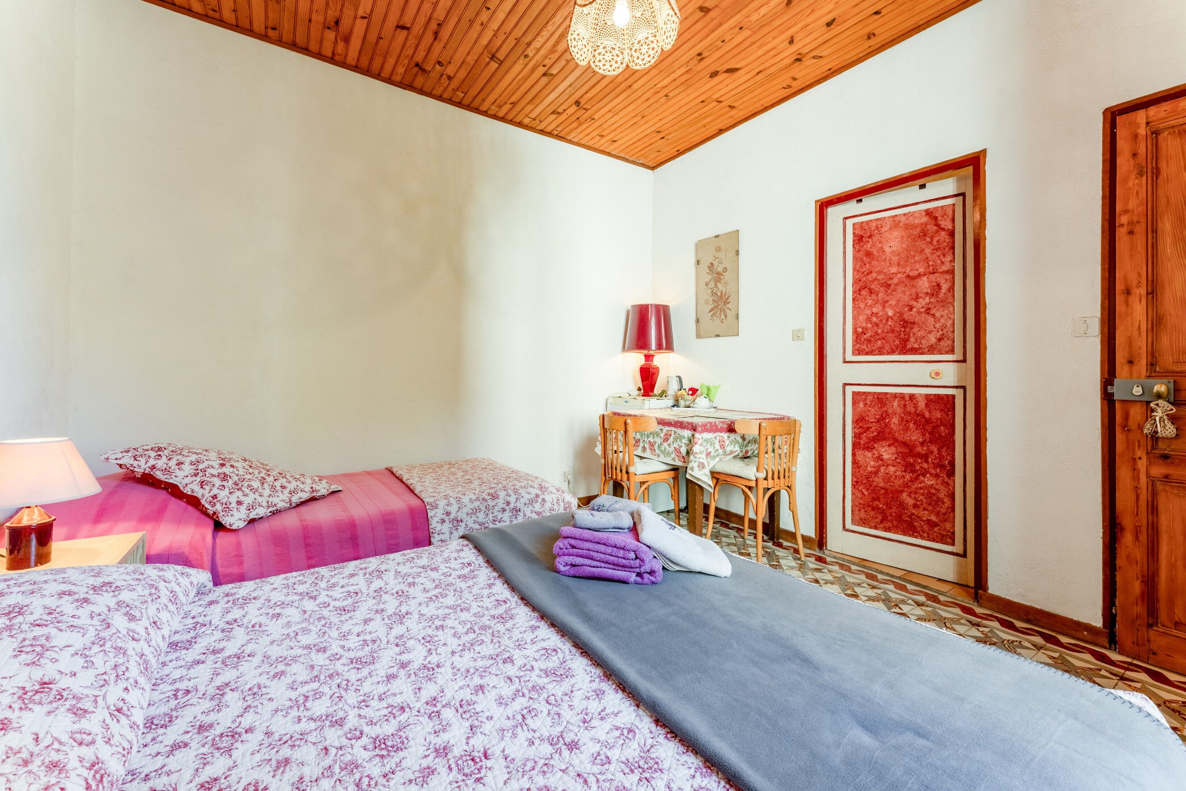 1 bedroom, WiFi, bed sheets