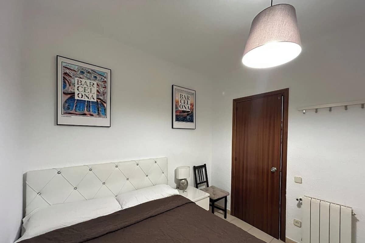 Herbergi með tvíbreiðu rúmi - sameiginlegt baðherbergi | Straujárn/strauborð, ókeypis þráðlaus nettenging, rúmföt