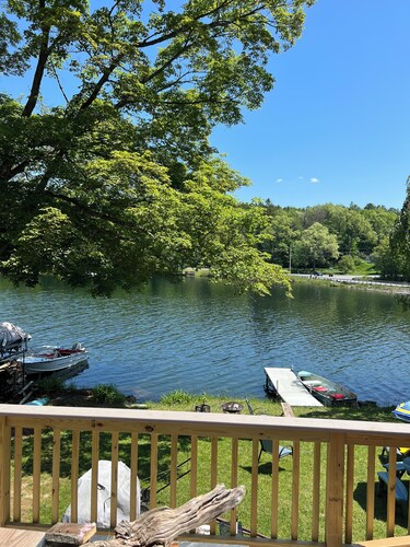 Peaceful 2-bedroom cottage on Eaton Brook Reservoir