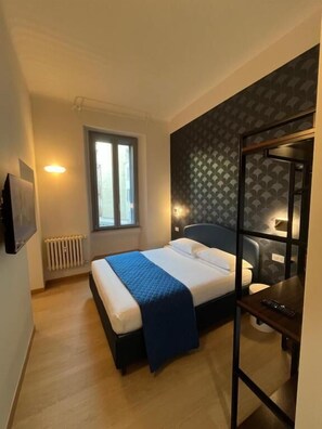 Desk, free WiFi - San Gregorio Rooms Milano Centrale (Milan)