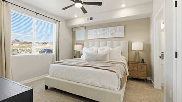 Condo, Multiple Beds, Kitchen, Mountain View (Sand Yeti) | 2 bedrooms, individually decorated, individually furnished