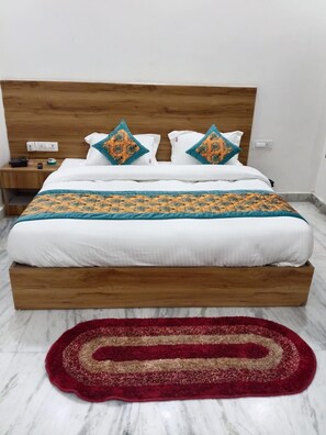 Deluxe Double Room - Hotel The Param Continental (Libaspur, Siraspur)