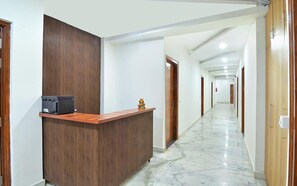 Deluxe Double Room | Lobby - Hotel The Param Continental (Libaspur, Siraspur)