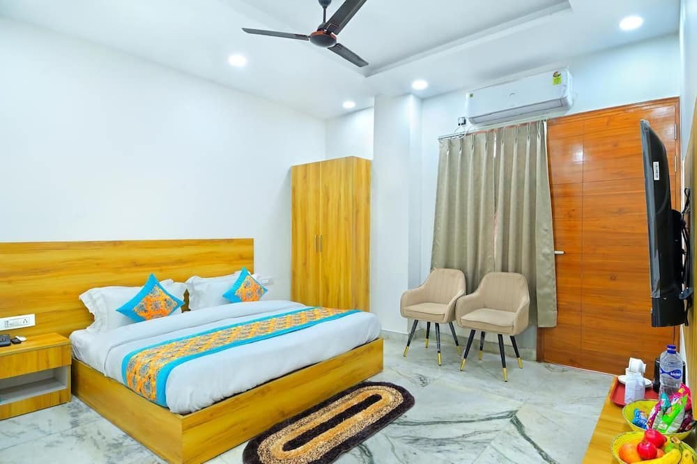 Hotel The Param Continental