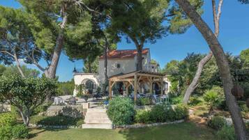 Enceinte de lâhĂ©bergement