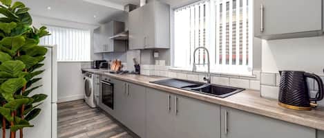 Fridge, microwave, oven, stovetop