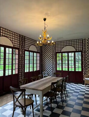 Dining - Gîte Ermitage (La Ferté-Saint-Aubin)