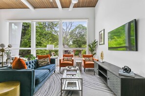 Smart TV, fireplace, offices - The Grand 6 | Rooftop Terrace | Beltline (Atlanta)