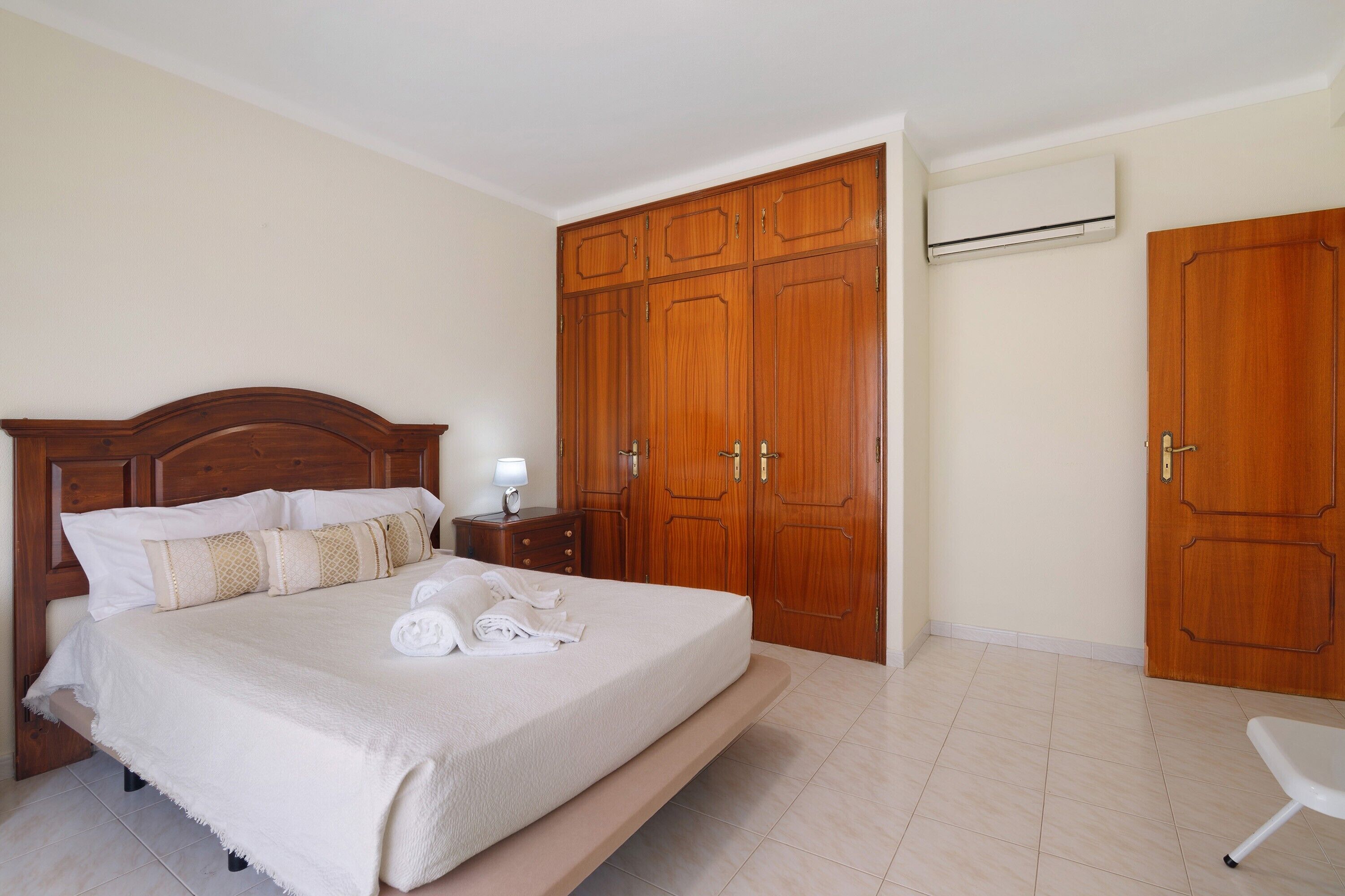 4 camere, ferro/asse da stiro, Wi-Fi, lenzuola