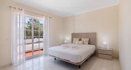 Ferienhaus „Villa Da Praia“ mit privater Terrasse, WLAN & Klimaanlage